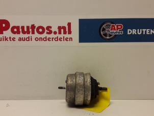 Usagé Support moteur Audi A4 Cabrio (B7) 1.8 T 20V Prix € 19,99 Règlement à la marge proposé par AP Autos