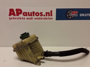 Używane Zbiornik oleju wspomagania kierownicy Audi Q7 (4LB) 3.0 TDI V6 24V Cena € 15,00 Procedura marży oferowane przez AP Autos