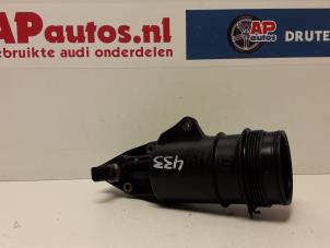 Usados Soporte de filtro de aceite Audi A6 Avant (C6) 2.4 V6 24V Precio € 19,99 Norma de margen ofrecido por AP Autos