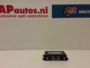 Usagé Antenne amplificateur Audi A4 Avant (B8) 2.0 TDI 143 16V Prix € 14,99 Règlement à la marge proposé par AP Autos
