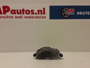 Usados Resistencia de calefactor Audi A4 Avant (B8) 2.0 TDI 143 16V Precio € 19,99 Norma de margen ofrecido por AP Autos