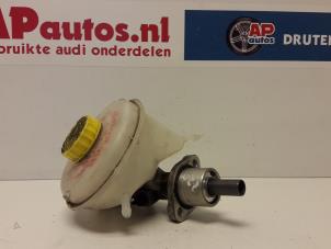 Używane Glówny cylinder hamulcowy Audi A6 Avant (C4) 2.6 V6 Cena € 14,99 Procedura marży oferowane przez AP Autos