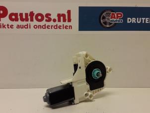 Usados Motor de ventanilla de puerta Audi A4 Avant (B8) 2.0 TDI 16V Precio € 14,99 Norma de margen ofrecido por AP Autos