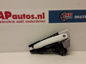 Gebrauchte Türgriff 4-türig links vorne Audi A4 Avant (B8) 2.0 TDI 16V Preis € 35,00 Margenregelung angeboten von AP Autos