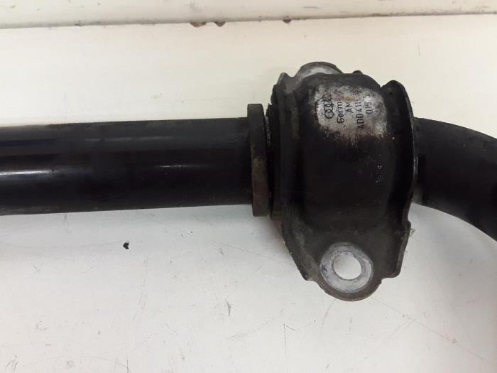 Front anti-roll bar from a Audi A6 (C6) 2.0 TDI 16V 2008