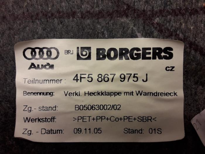 Tapicerka tylnej klapy z Audi A6 (C6) 2.0 TDI 16V 2008