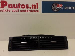 Usados Rejilla de aire de salpicadero Audi A4 Avant (B6) 2.0 20V Precio € 19,99 Norma de margen ofrecido por AP Autos