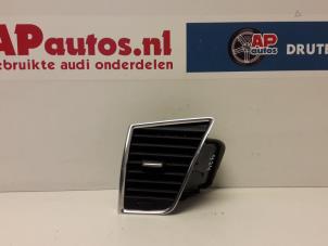 Używane Kratka wentylacyjna deski rozdzielczej Audi Q5 (8RB) 2.0 TDI 16V Quattro Cena € 19,99 Procedura marży oferowane przez AP Autos