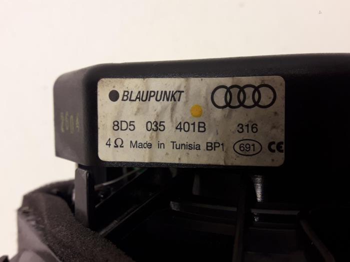 Lautsprecher van een Audi TT (8N3) 1.8 20V Turbo 2005