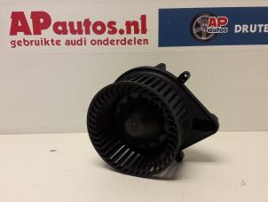 Usagé Ventilateur chauffage Audi A4 Cabrio (B7) 3.0 V6 30V Prix € 19,99 Règlement à la marge proposé par AP Autos