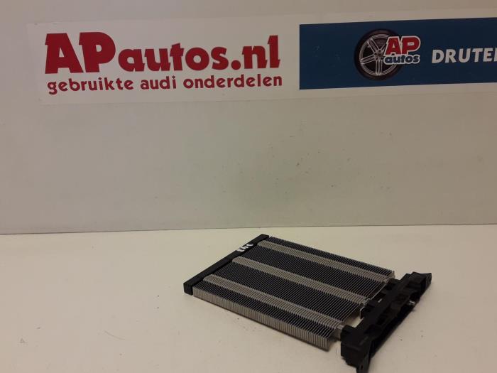 Usagé Elément de chauffage Audi A3 Sportback (8PA) 1.6 TDI 16V Prix € 35,00 Règlement à la marge proposé par AP Auto's