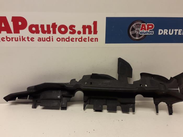 Begagnade Lufttratt Audi A8 (D2) 3.7 V8 40V Quattro Pris € 15,00 Marginaltabell erbjuds av AP Auto's