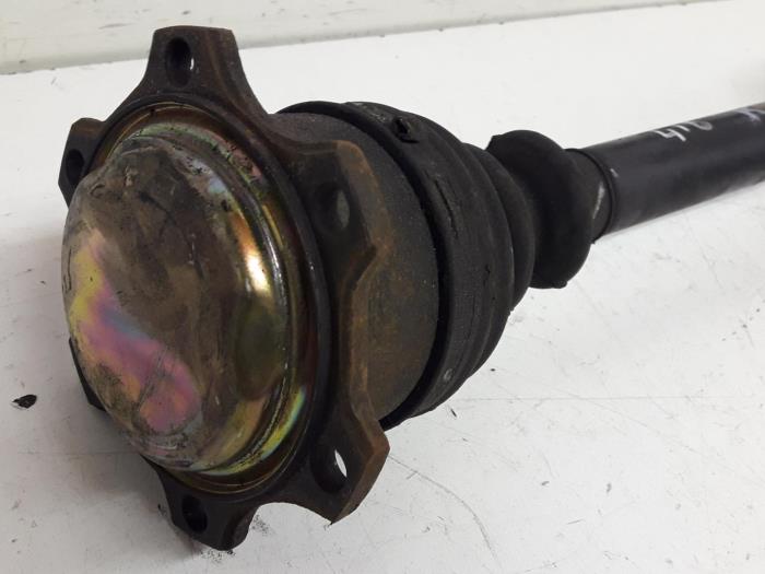 Front drive shaft, right from a Audi A8 (D2) 3.7 V8 40V Quattro 1999
