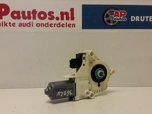 Usagé Moteur de vitre portière Audi A6 Avant Quattro (C6) 3.0 TDI V6 24V Prix € 19,99 Règlement à la marge proposé par AP Autos