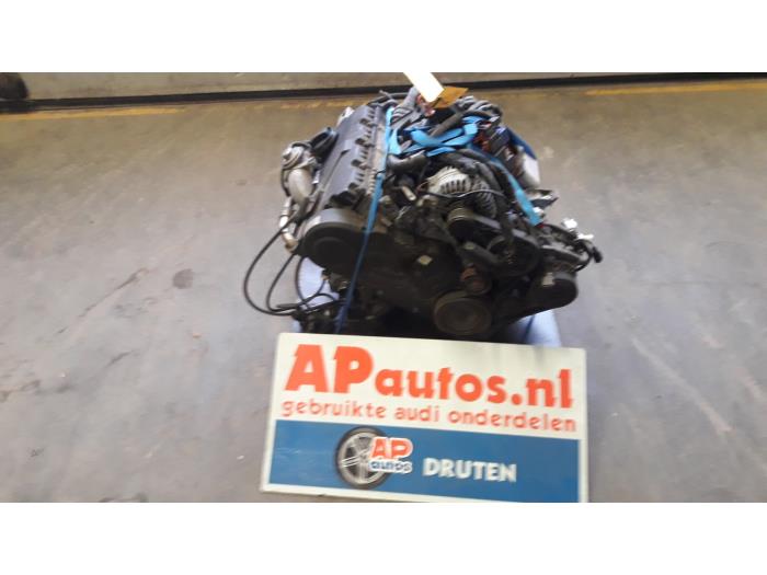 Motor de un Audi A4 Avant (B6) 1.9 TDI PDE 130 2004