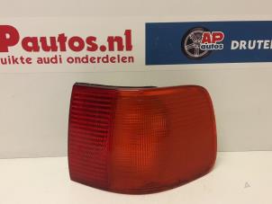 Używane Tylne swiatlo pozycyjne prawe Audi 100 Avant (C4) 2.3E 5E Cena € 25,00 Procedura marży oferowane przez AP Autos