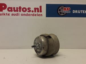Usagé Support moteur Audi A4 Cabrio (B7) 3.0 V6 30V Prix € 19,99 Règlement à la marge proposé par AP Autos