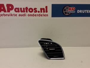 Usados Rejilla de aire de salpicadero Audi S5 (8T3) 4.2 V8 40V Precio € 19,99 Norma de margen ofrecido por AP Autos