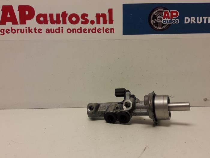 Master brake cylinder