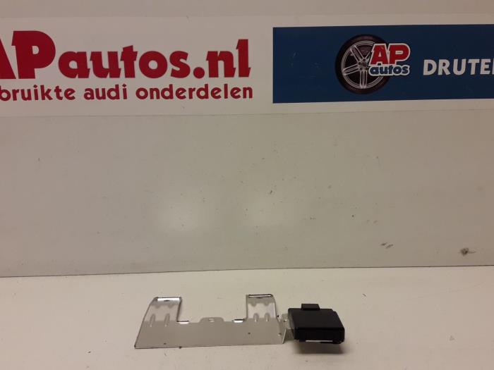 Używane Antena GPS Audi A1 (8X1/8XK) 1.6 TDI 16V Cena € 14,99 Procedura marży oferowane przez AP Auto's