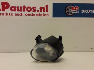 Usados Luz antiniebla izquierda delante Audi A1 (8X1/8XK) 1.6 TDI 16V Precio € 10,00 Norma de margen ofrecido por AP Autos