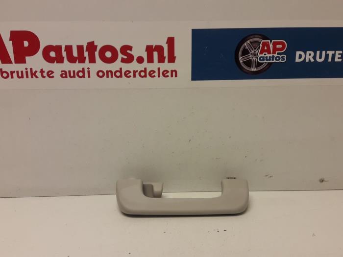 Handle from a Audi A4 Avant (B8) 1.8 TFSI 16V 2011