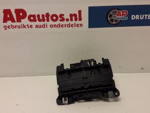 Usados Cenicero delante Audi A4 Avant (B8) 1.8 TFSI 16V Precio € 15,00 Norma de margen ofrecido por AP Autos