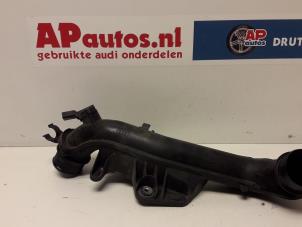 Używane Rura chlodnicy miedzystopniowej Audi A4 Avant (B8) 1.8 TFSI 16V Cena € 24,99 Procedura marży oferowane przez AP Autos