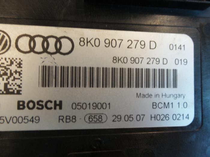 Módulo (varios) de un Audi A5 Quattro (B8C/S) 3.0 TDI V6 24V 2007