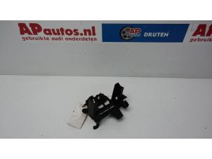 Usagé Support de relais Audi A5 Quattro (B8C/S) 3.0 TDI V6 24V Prix € 19,99 Règlement à la marge proposé par AP Autos