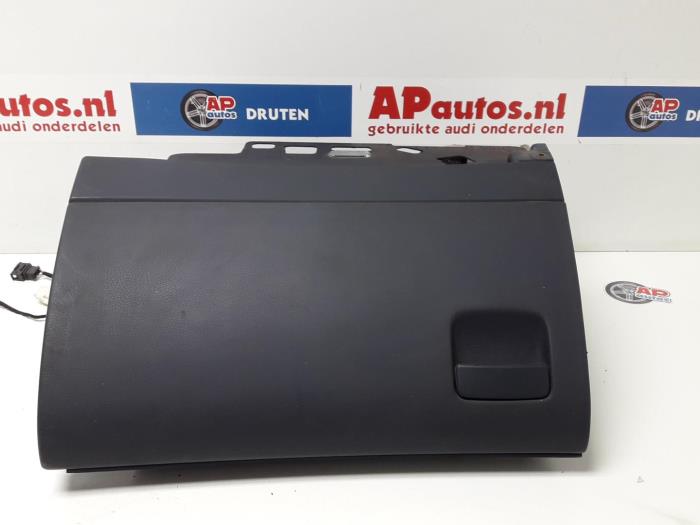 Begagnade Handskfack Audi A8 (D3) 3.0 V6 30V Quattro Pris € 34,99 Marginaltabell erbjuds av AP Auto's