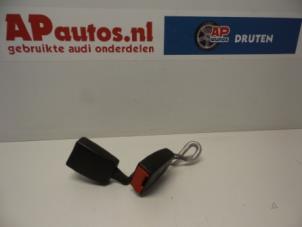 Usagé Attache ceinture arrière central Audi A3 Sportback (8PA) 1.6 Prix € 25,00 Règlement à la marge proposé par AP Autos