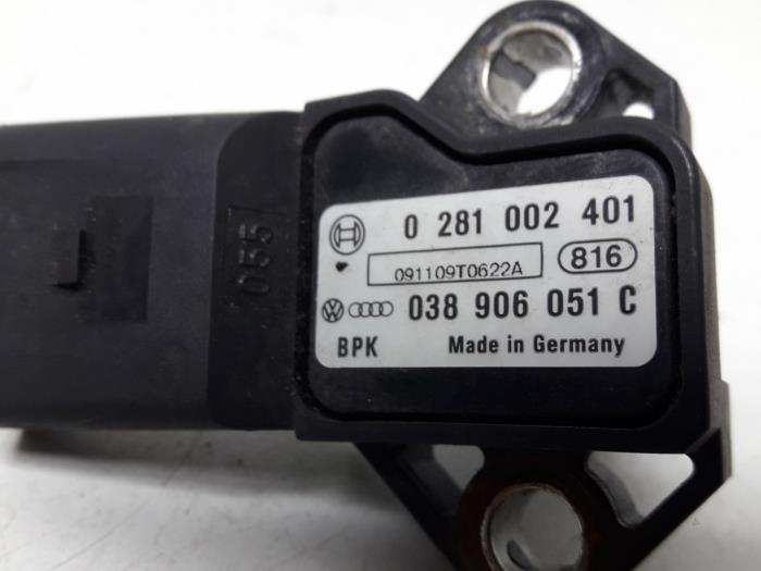 Sensor de presión de combustible de un Audi Q5 (8RB) 2.0 TDI 16V Quattro 2010