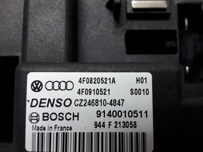 Heater resistor from a Audi A6 Avant Quattro (C6) 3.0 TDI V6 24V 2006