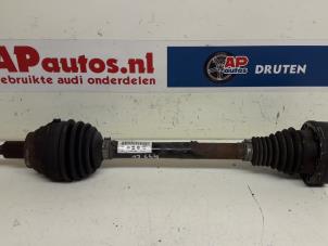 Usagé Arbre de transmission avant gauche Audi A3 (8P1) 1.9 TDI Prix € 24,99 Règlement à la marge proposé par AP Autos