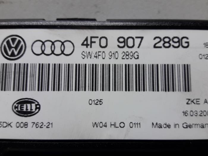 Module confort d'un Audi A6 Avant Quattro (C6) 3.0 TDI V6 24V 2006