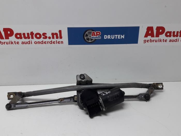 Wiper motor + mechanism from a Audi A6 (C5) 2.8 V6 30V 1997