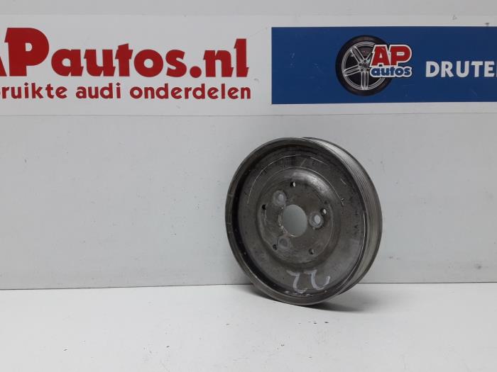 Kolo pasowe pompy wspomagania kierownicy z Audi A4 Quattro (B5) 2.4 30V 2000