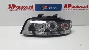 Używane Reflektor lewy Audi A4 Avant Quattro (B6) 2.5 TDI V6 24V Cena € 69,99 Procedura marży oferowane przez AP Autos