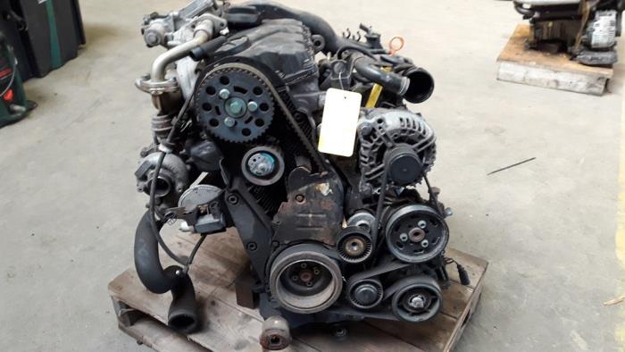 Engine from a Audi A4 Avant (B6) 1.9 TDI 115 2004