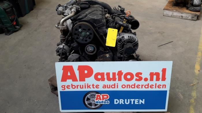 Engine from a Audi A4 Avant (B6) 1.9 TDI 115 2004