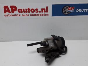 Used Hydraulic pump electric motor Audi A6 Avant (C5) 2.5 TDI V6 24V Price on request offered by AP Autos