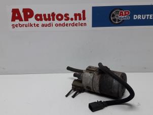 Usados Electromotor de bomba hidráulica Audi A6 Avant (C5) 2.5 TDI V6 24V Precio € 74,99 Norma de margen ofrecido por AP Autos