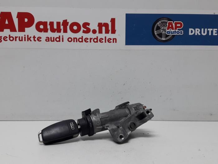 Używane Stacyjka + Kluczyk Audi A4 (B7) 2.0 TDI 16V Cena € 24,99 Procedura marży oferowane przez AP Auto's