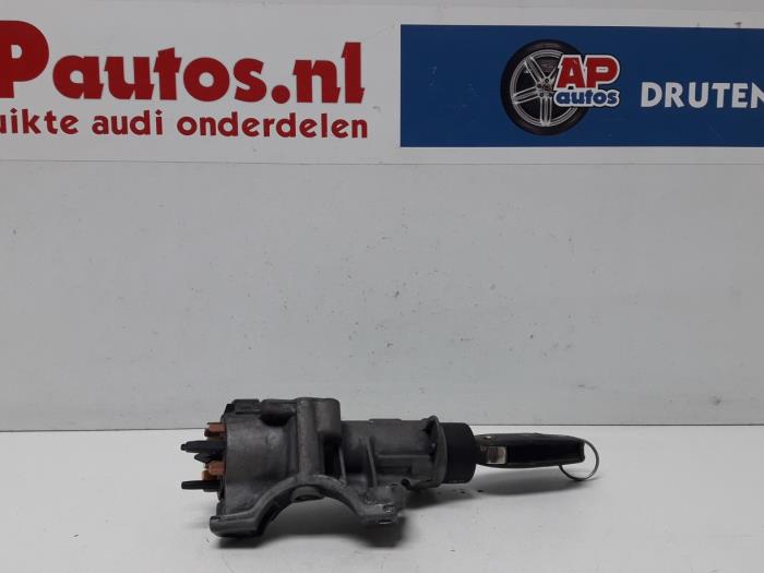 Używane Stacyjka + Kluczyk Audi A6 Avant (C5) 2.8 V6 30V Cena € 19,99 Procedura marży oferowane przez AP Auto's