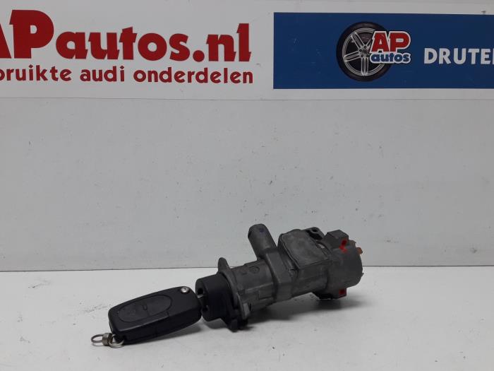 Używane Stacyjka + Kluczyk Audi A6 Avant (C5) 2.5 TDI V6 24V Cena € 19,99 Procedura marży oferowane przez AP Auto's