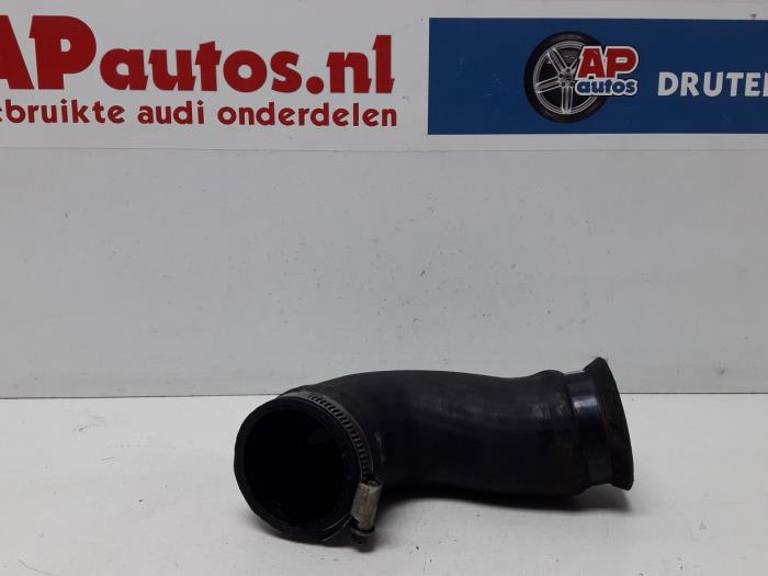 Usagé Tuyau intercooler Audi A4 (B7) 2.0 TDI 16V Prix € 24,99 Règlement à la marge proposé par AP Auto's