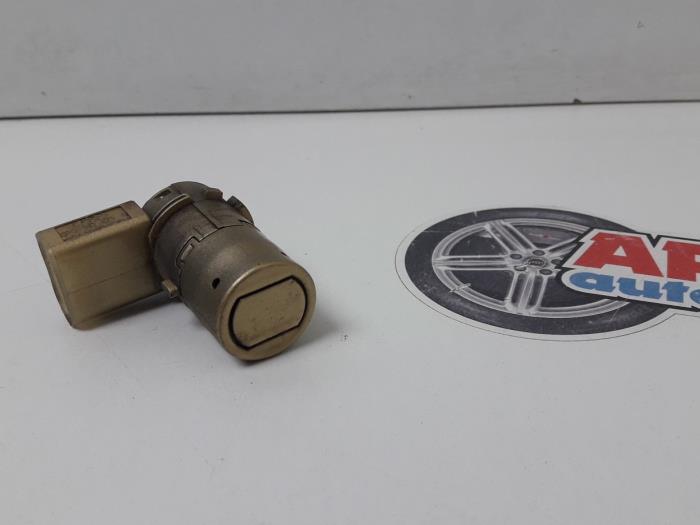 Usados Sensor PDC Audi A4 Cabrio (B7) 3.0 V6 30V Precio € 19,99 Norma de margen ofrecido por AP Auto's