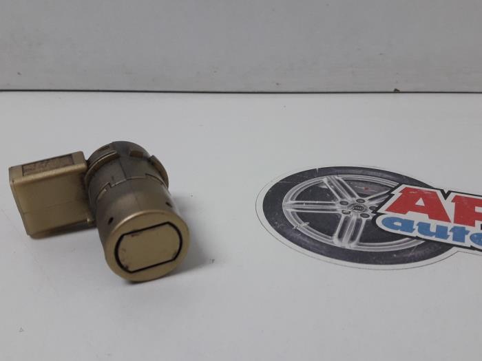 Usados Sensor PDC Audi A4 Cabrio (B7) 3.0 V6 30V Precio € 19,99 Norma de margen ofrecido por AP Auto's