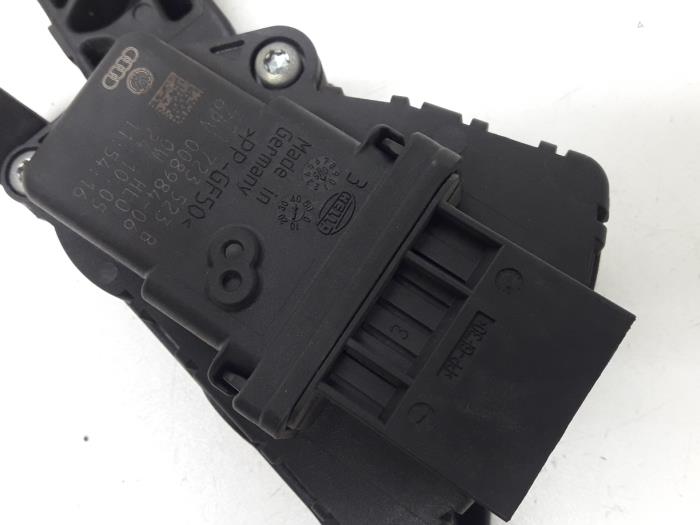 Accelerator pedal Audi A6 Avant Quattro 3.0 TDI V6 24V 4F1723523B